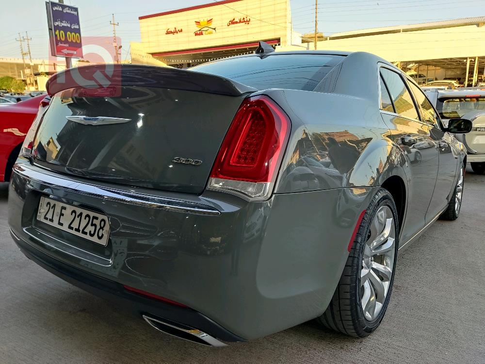 كرايسلر 300